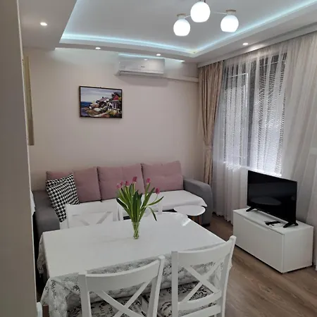 амира 3 Apartman *