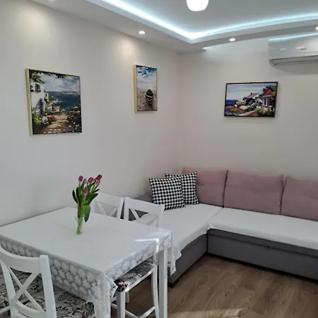 амира 3 Apartment Baltschik