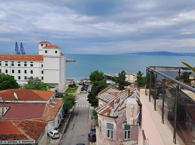 амира 3 * Balchik